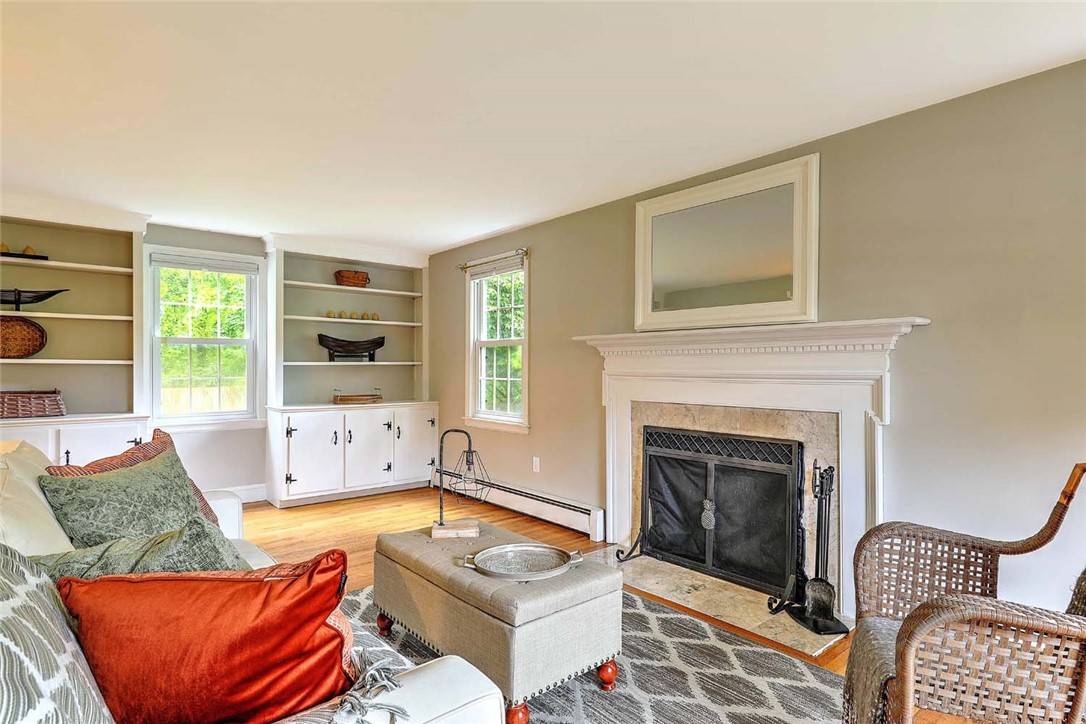 Barrington, RI 02806,15 LAFAYETTE RD