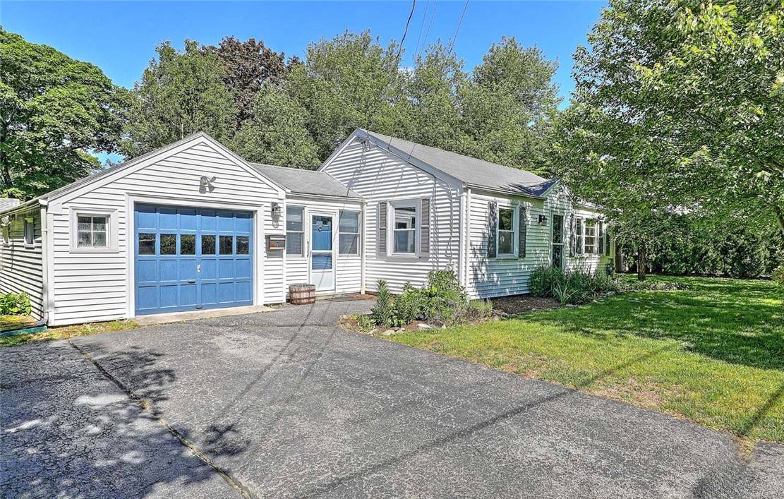 9 Roberta DR, Barrington, RI 02806