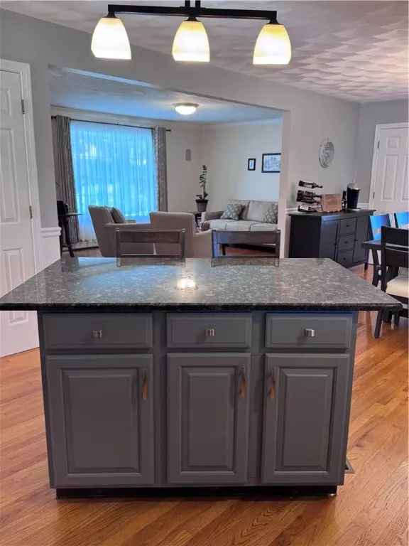Cumberland, RI 02864,60 Farm DR