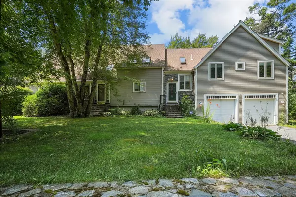 Burrillville, RI 02859,94 S Shore RD