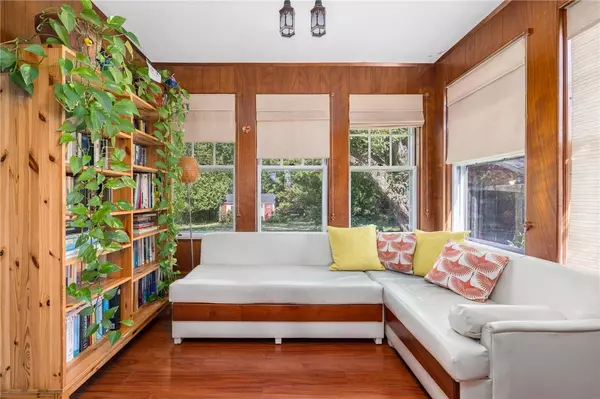 Tiverton, RI 02878,130 Highland RD