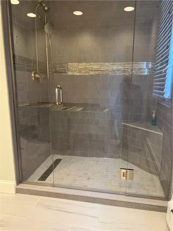 Johnston, RI 02919,4 Albert DR