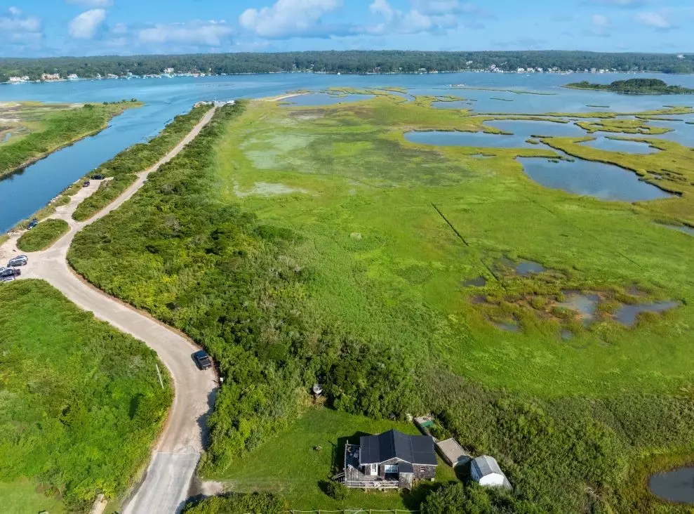 Charlestown, RI 02813,853 W Beach RD