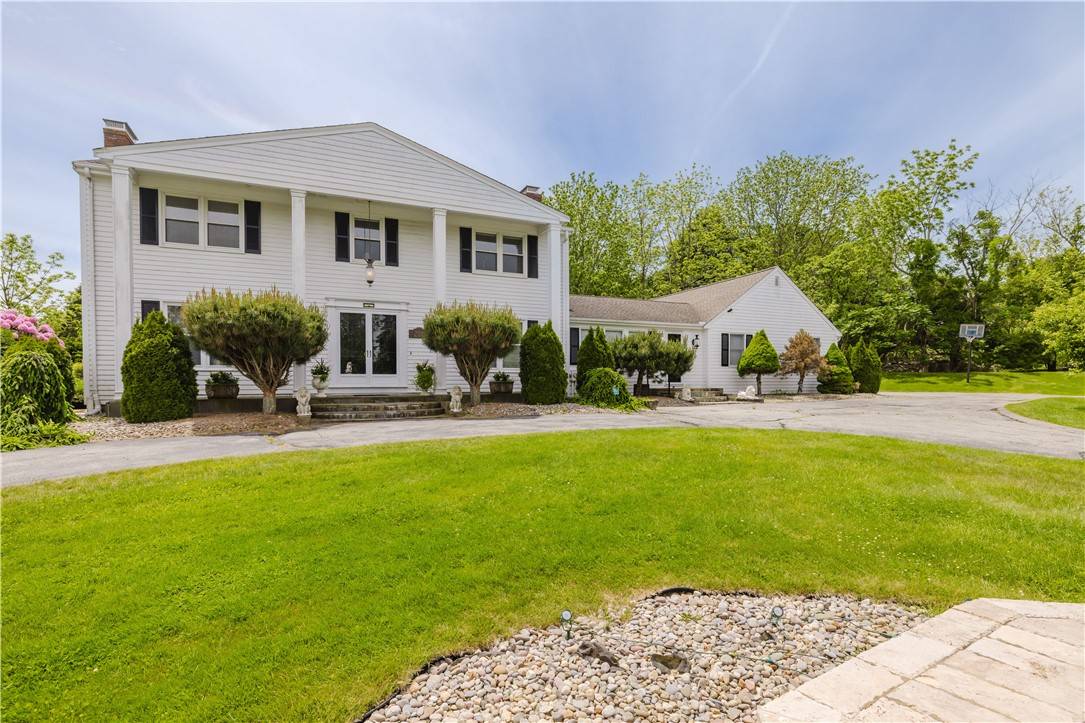 129 Lawrence DR, Portsmouth, RI 02871