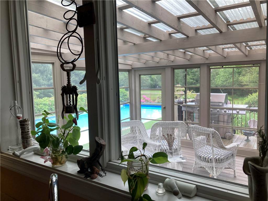 21 Memory LN, Hopkinton, RI 02804