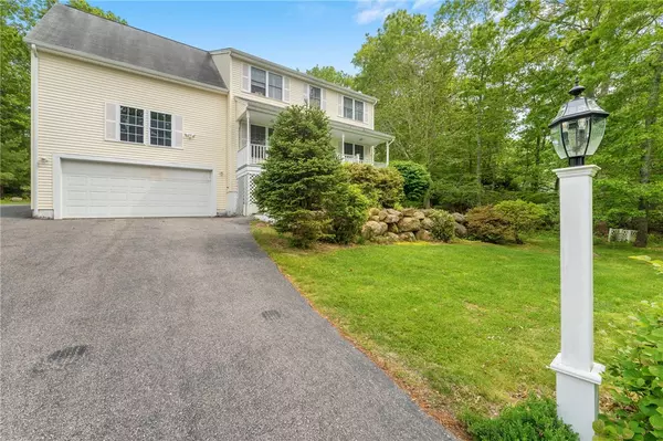 South Kingstown, RI 02892,182 Laurel LN