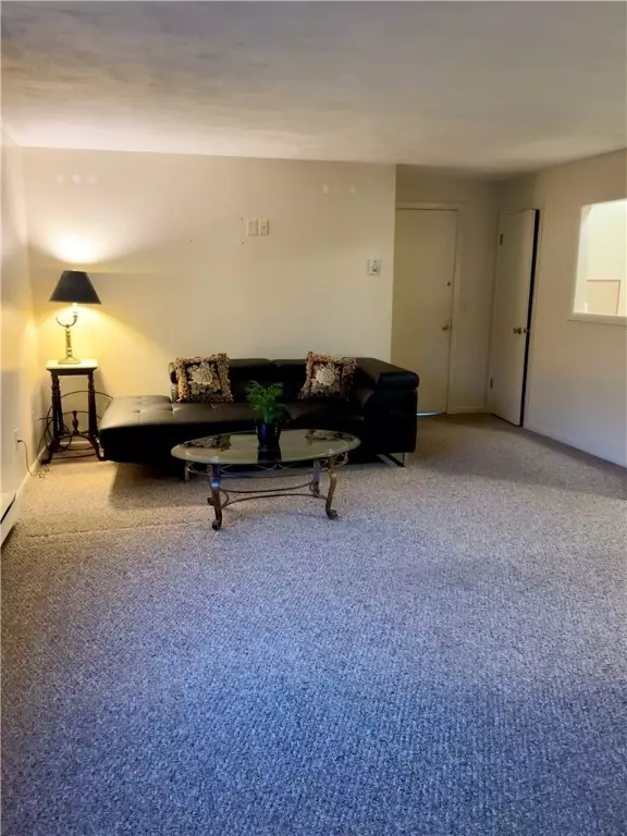 Johnston, RI 02919,330 SIMMONSVILLE AVE