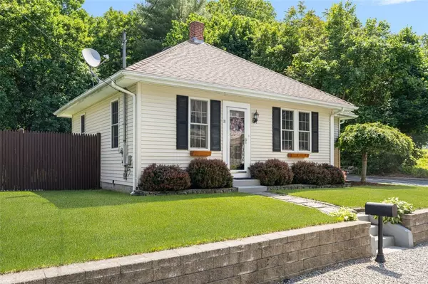 Smithfield, RI 02917,30 Lincoln ST