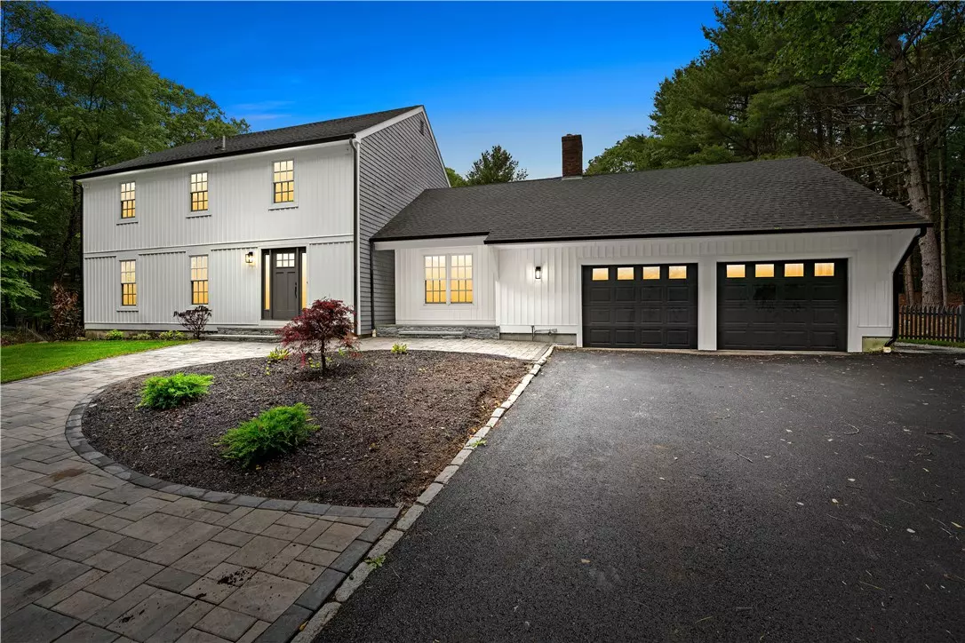 East Greenwich, RI 02818,1575 MIDDLE RD