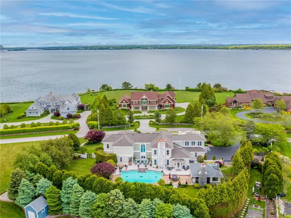 Narragansett, RI 02882,126 Cliff DR