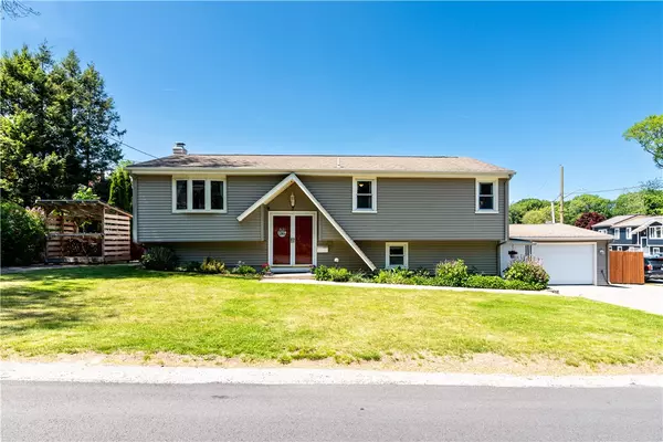 7 Lydia AVE, North Providence, RI 02904