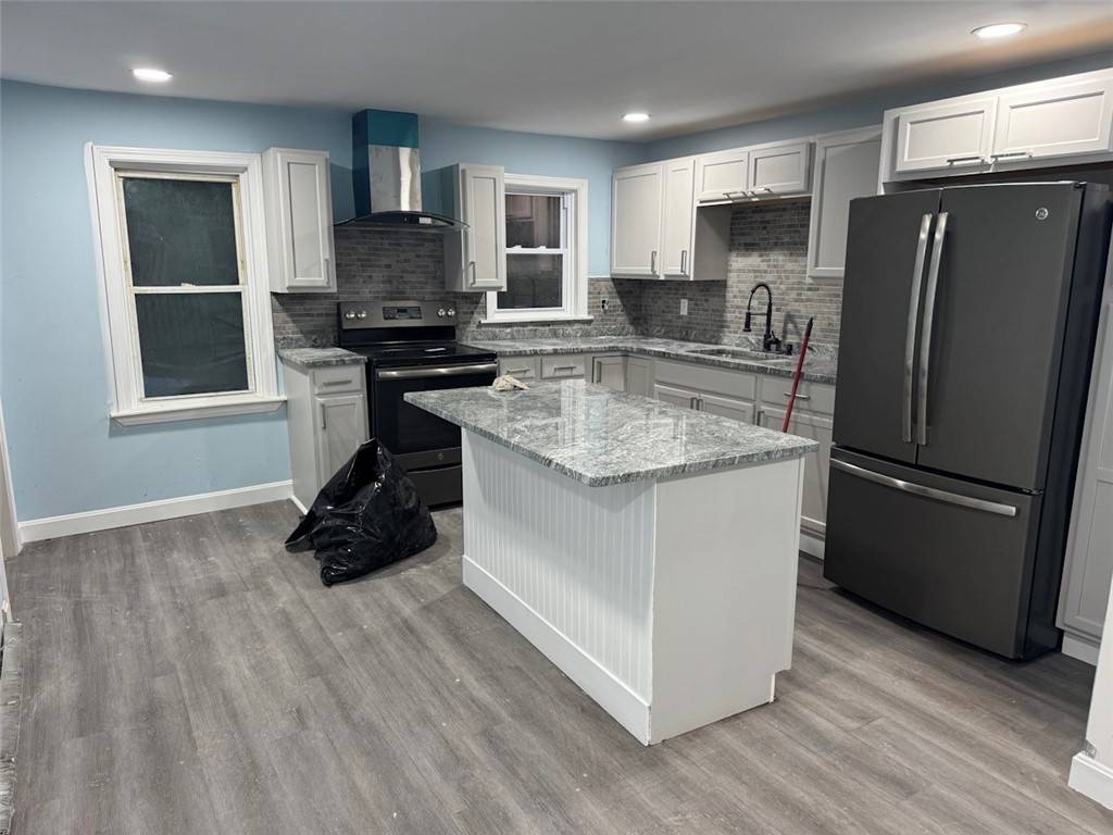 Coventry, RI 02816,30 Harris ST
