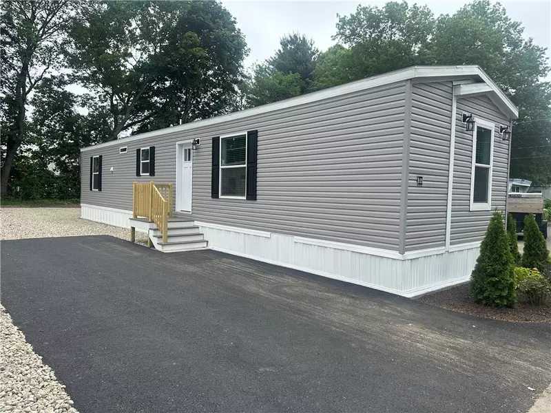 1346 Newport AVE, Attleboro, MA 02703