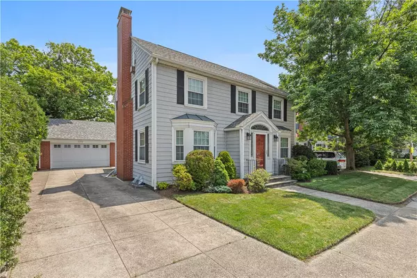 66 Underwood ST, Pawtucket, RI 02860