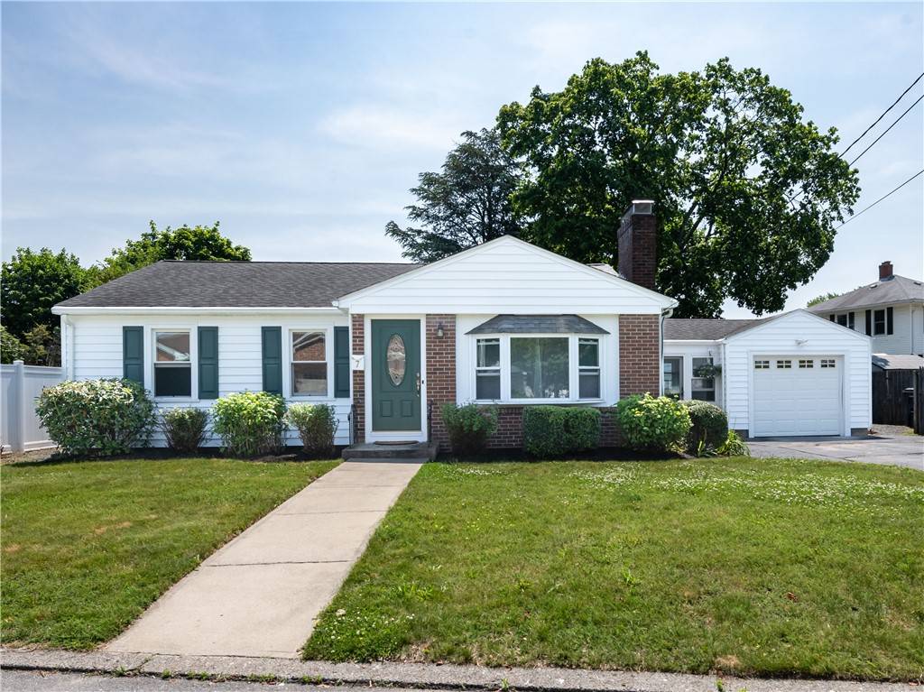 7 Woodbine ST, East Providence, RI 02915