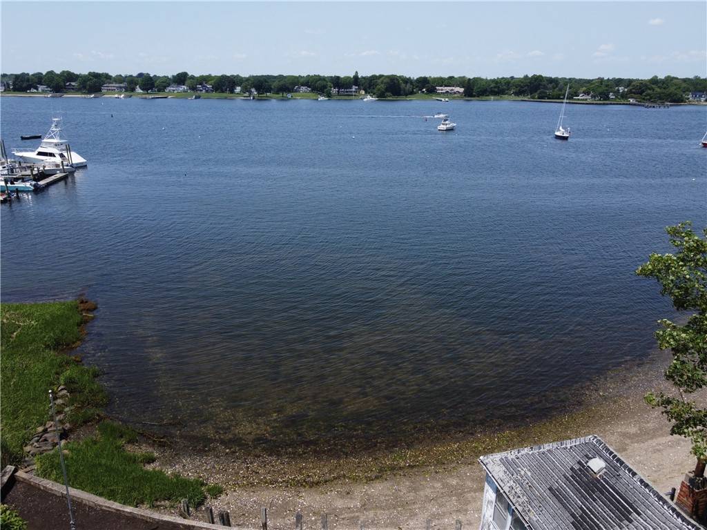 Warren, RI 02885,66 Beach ST