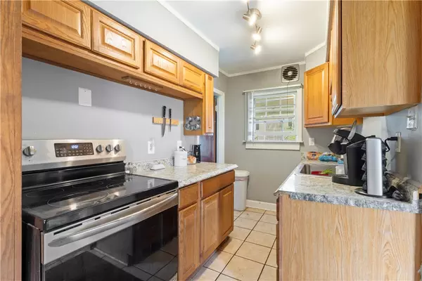 West Warwick, RI 02893,132 West ST