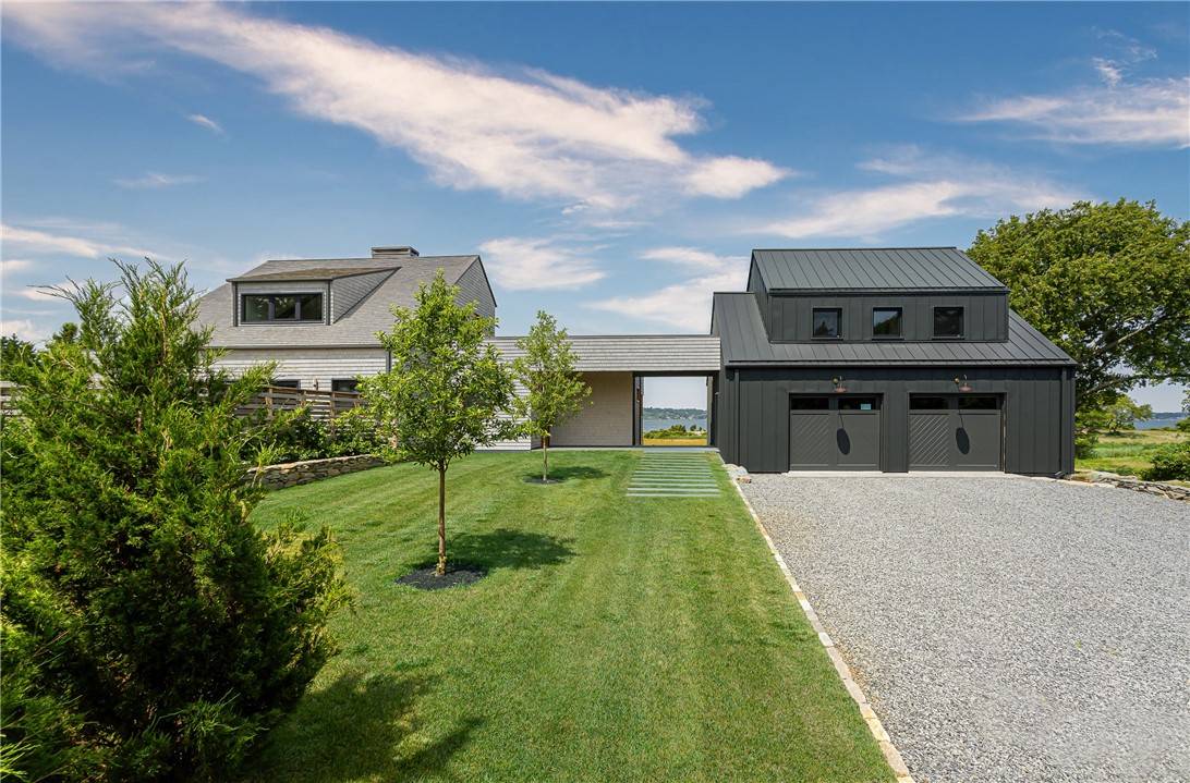 451 Seapowet AVE, Tiverton, RI 02878
