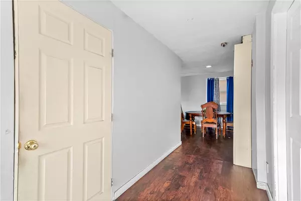 Providence, RI 02909,562 Plainfield ST