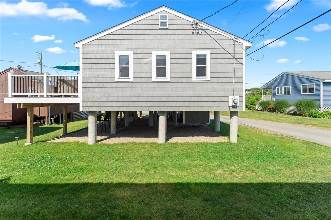 South Kingstown, RI 02879,240 Cards Pond RD