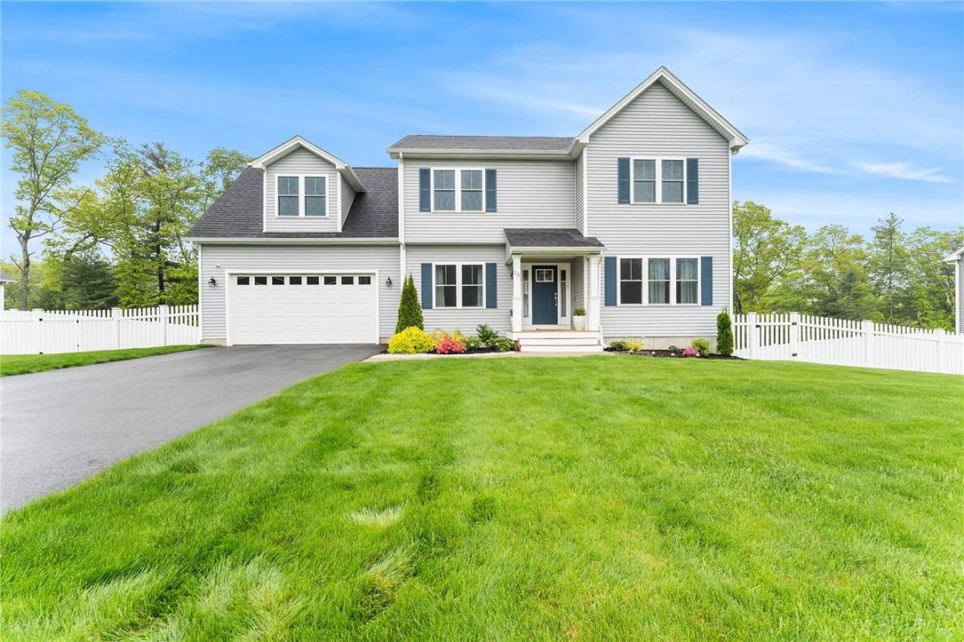 13 Minglewood DR, Coventry, RI 02816
