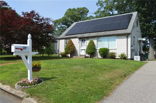 27 Observatory RD,  Warwick,  RI 02888