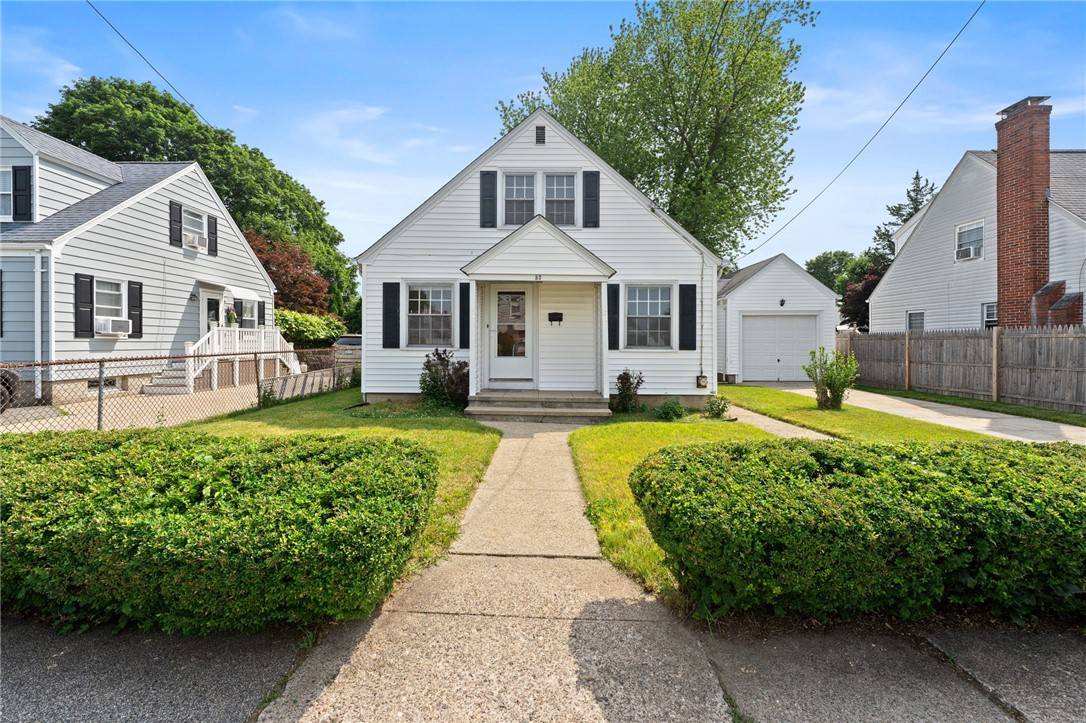 53 Overland AVE, Cranston, RI 02910