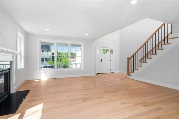 Cumberland, RI 02864,52 Governor ST