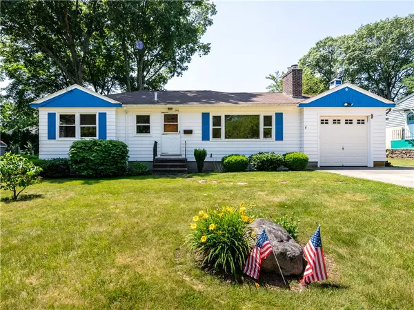 205 Lincoln AVE, Barrington, RI 02806