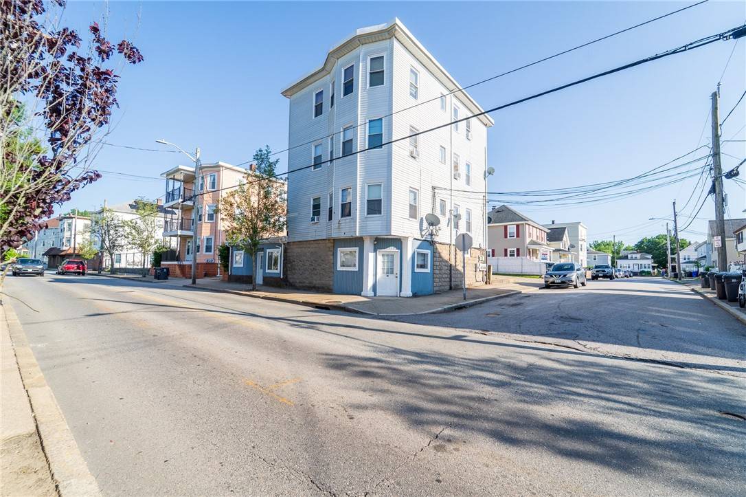 81 Columbus AVE, Pawtucket, RI 02860