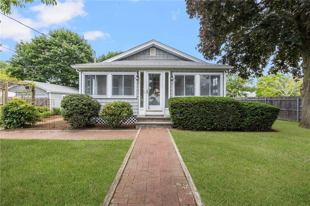 77 2nd ST, East Greenwich, RI 02818