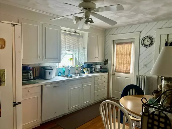 Cranston, RI 02920,27 Highland ST