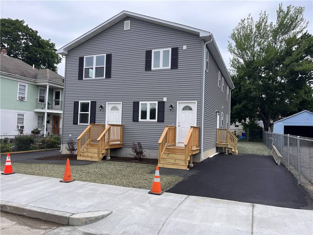 37 Clifton ST, Central Falls, RI 02863