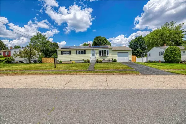 Cranston, RI 02920,98 Quail Hollow RD