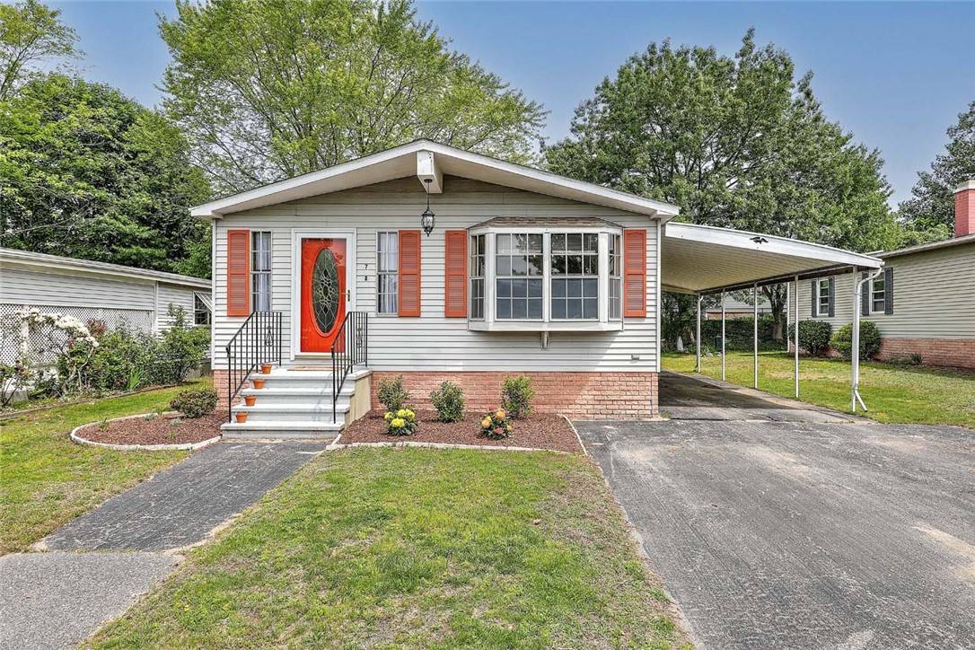 7 Queens RD, Attleboro, MA 02703