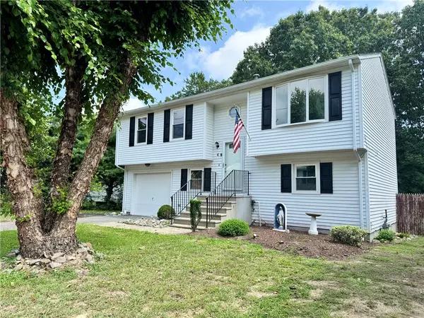 North Providence, RI 02911,4 Lawnacre DR