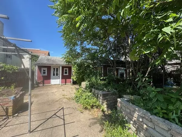 North Providence, RI 02904,1002 Charles ST