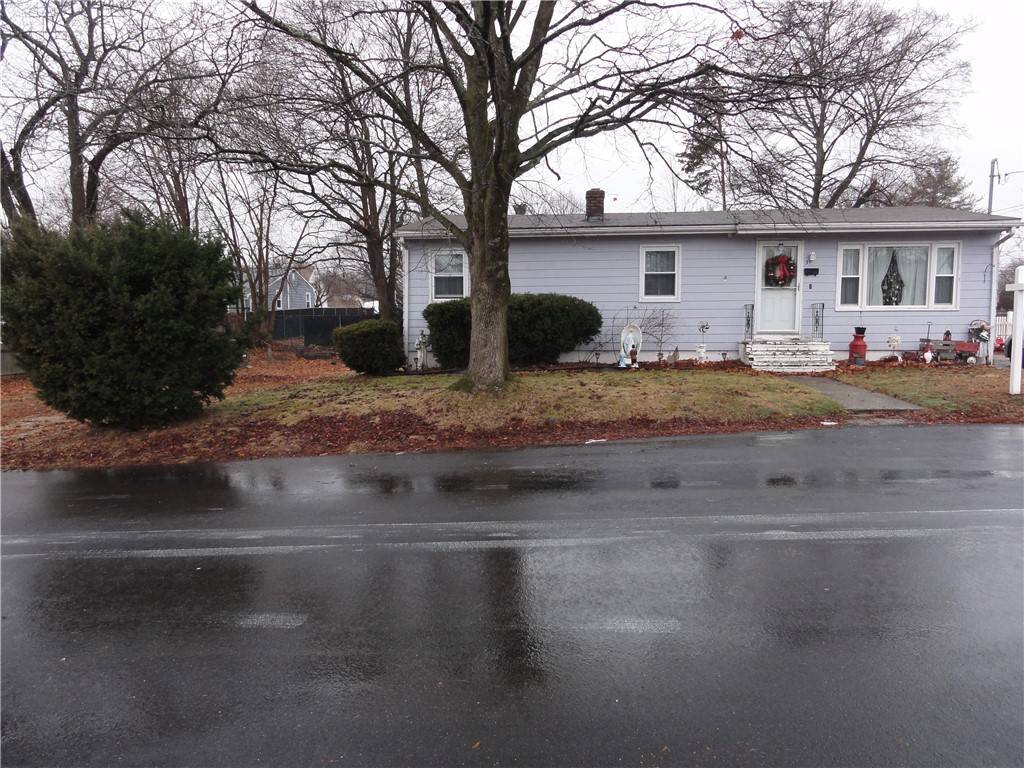 31 Auburn AVE, Johnston, RI 02919