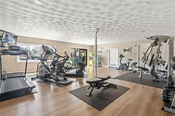 Warwick, RI 02886,103 Edaville CT #103