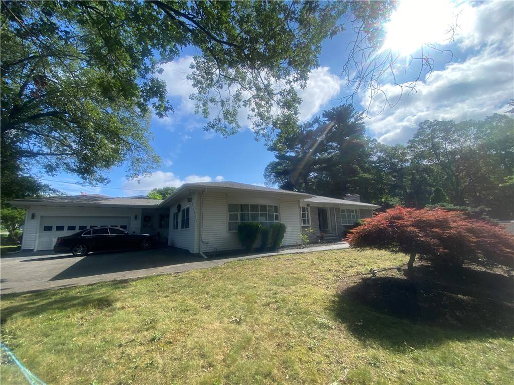 109 Cobble HIll RD, Lincoln, RI 02865