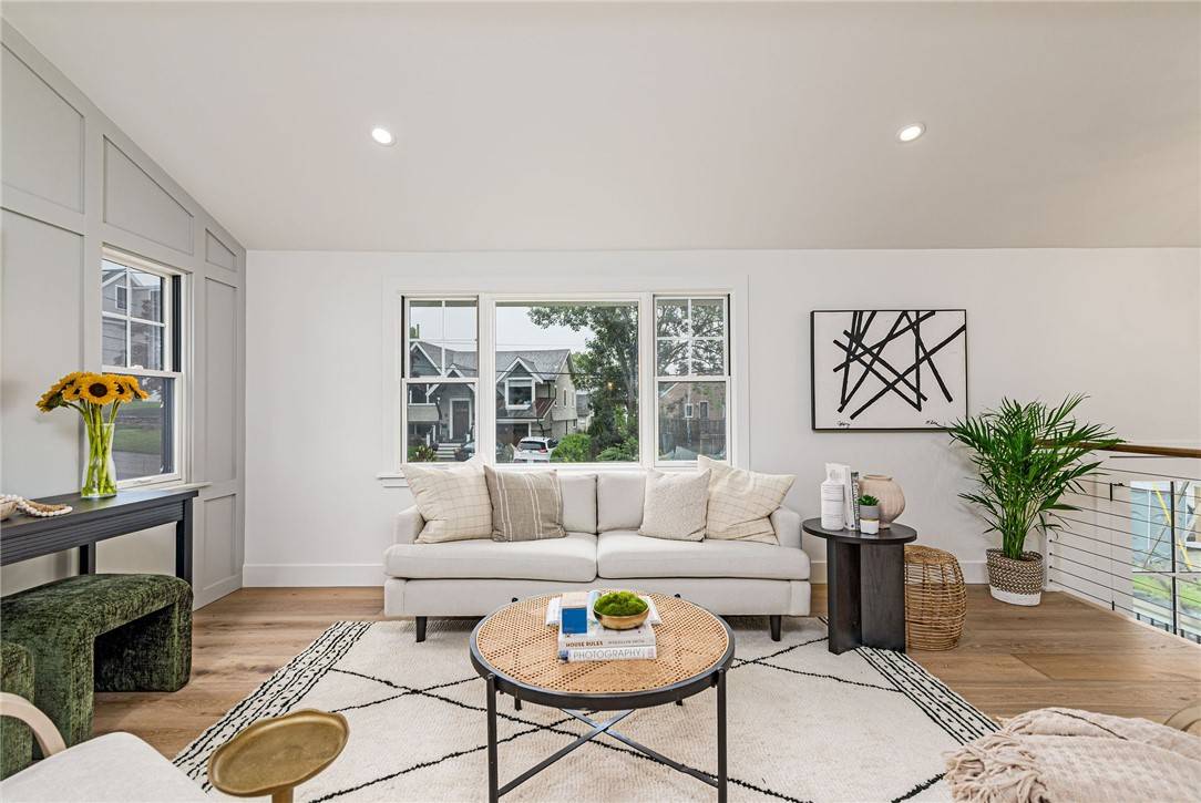 8 Kerins TER, Newport, RI 02840