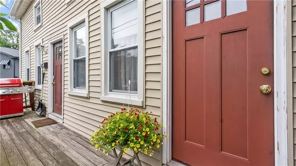 West Warwick, RI 02893,65 River ST