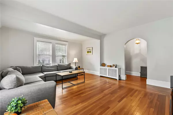 Woonsocket, RI 02895,107 Meadow RD