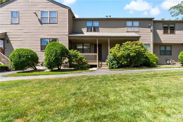 801 Pinewood DR,  Smithfield,  RI 02917