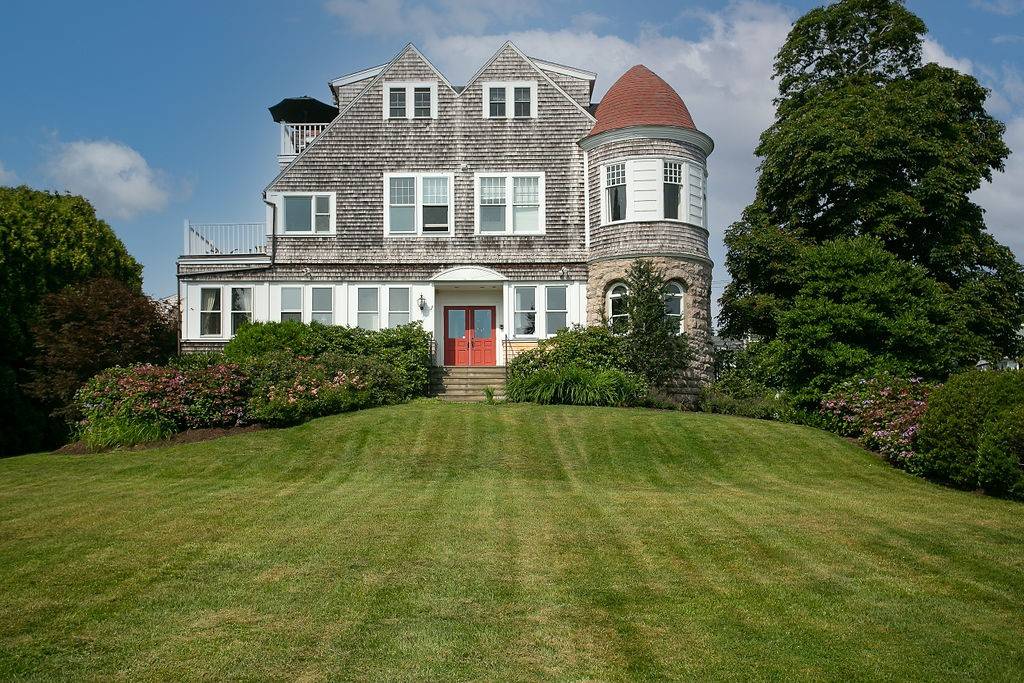 1 Seaview AVE #4, Newport, RI 02840