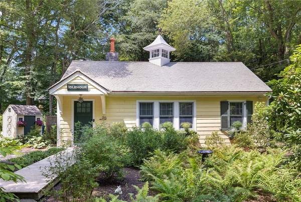 96 Steamboat ST, Jamestown, RI 02835