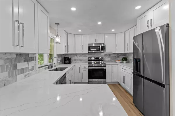 Narragansett, RI 02874,8 Woodsia RD