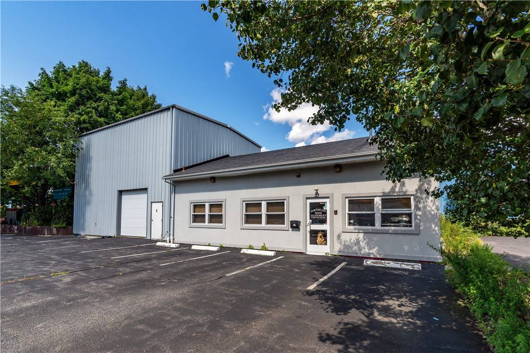 33 Alfred ST, Warwick, RI 02889