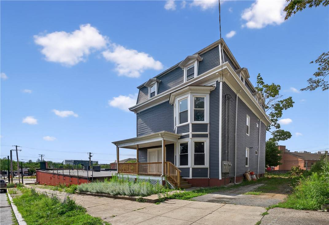 12 Duncan AVE, Providence, RI 02906