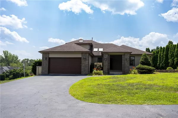 9 Katelan CT, Cranston, RI 02921
